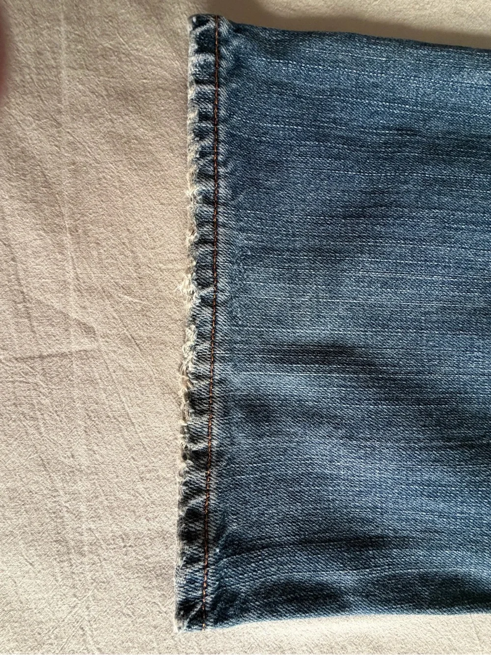 Y2K 2006 Levi’s 569 Loose Straight Jeans Men’s 36x32 Faded Medium Blue